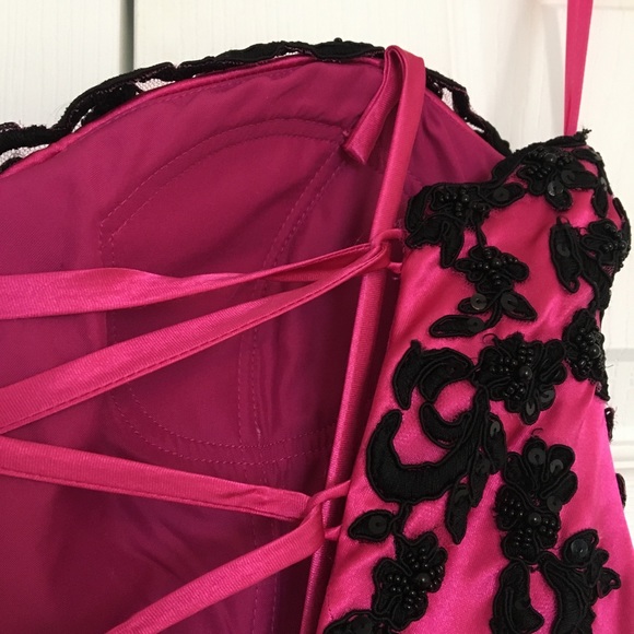 Appliqué Hot Pink Mermaid Gown, Sz 4 - Picture 10 of 16